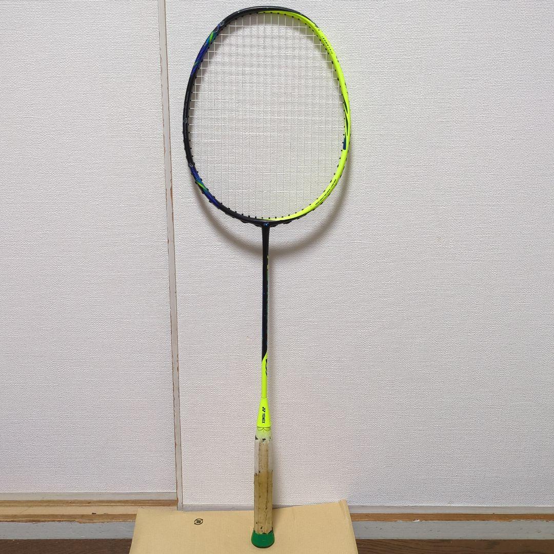 バドミントンラケット　 アストロクス77
