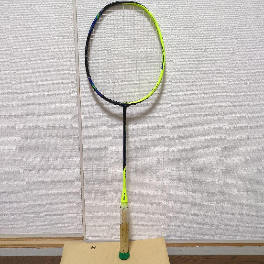 バドミントンラケット　 アストロクス77