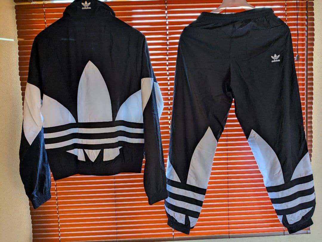 adidasビックトレフォイルセットアップ
