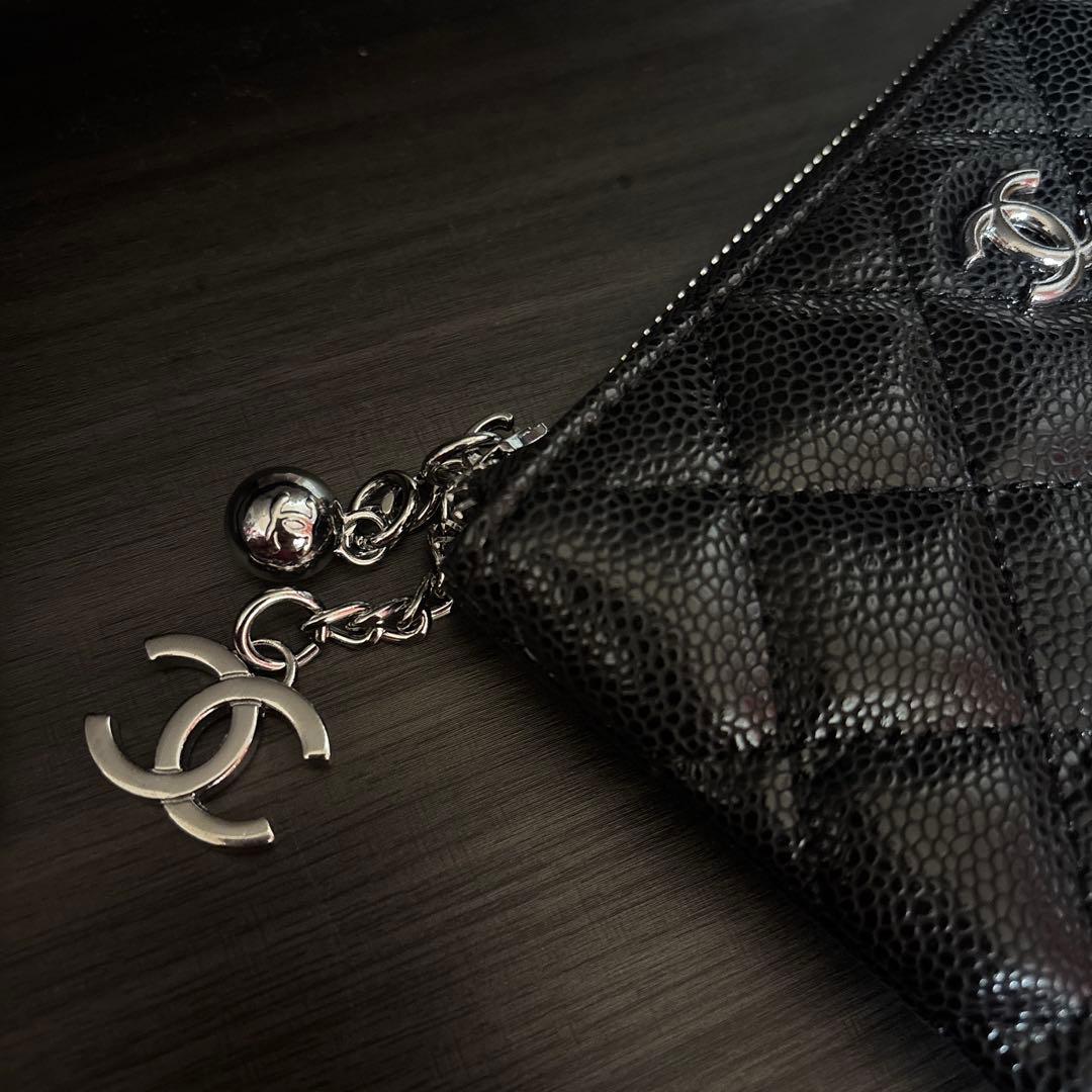 CHANEL ブラックレザー シルバー　ケース