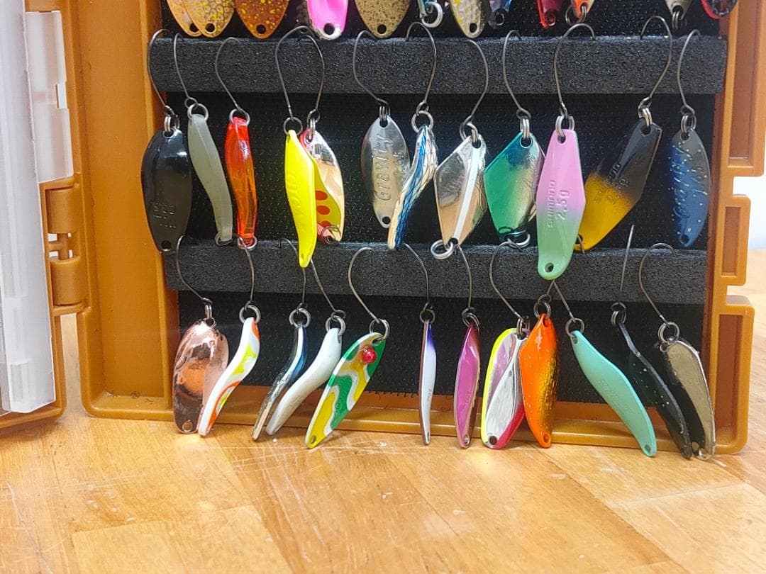 【トラウト・管釣用ルアー大放出！】 スプーン100個セット その２