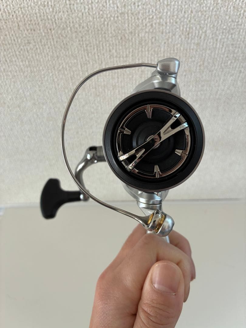 STRADIC 4000HGM-K スピニングリール
