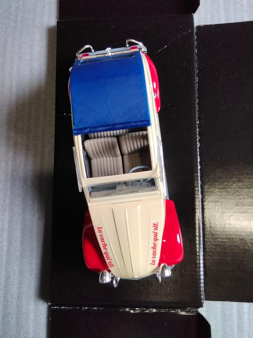 CITROEN　２CV　（LA　VACHE　QUI　RIT）　箱あり