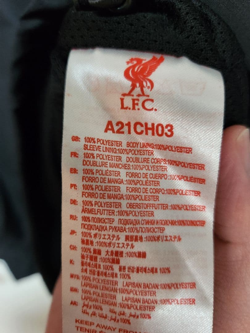 【新品】リバプール　Liverpool　公式　ウェア　アウター　M(海外サイズ)
