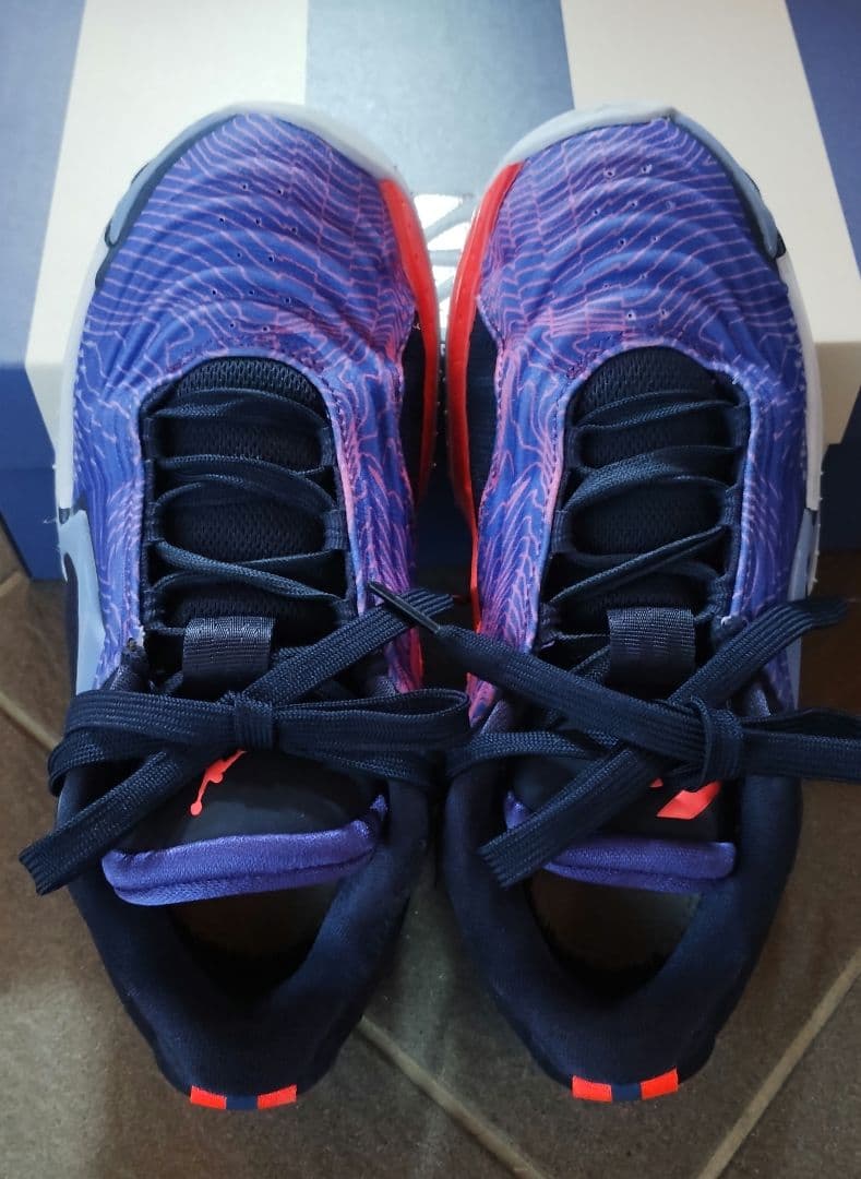 ひ*ん様 NIKE　ルカ 3 ジュニア バスケットボールシューズ２２,５cm