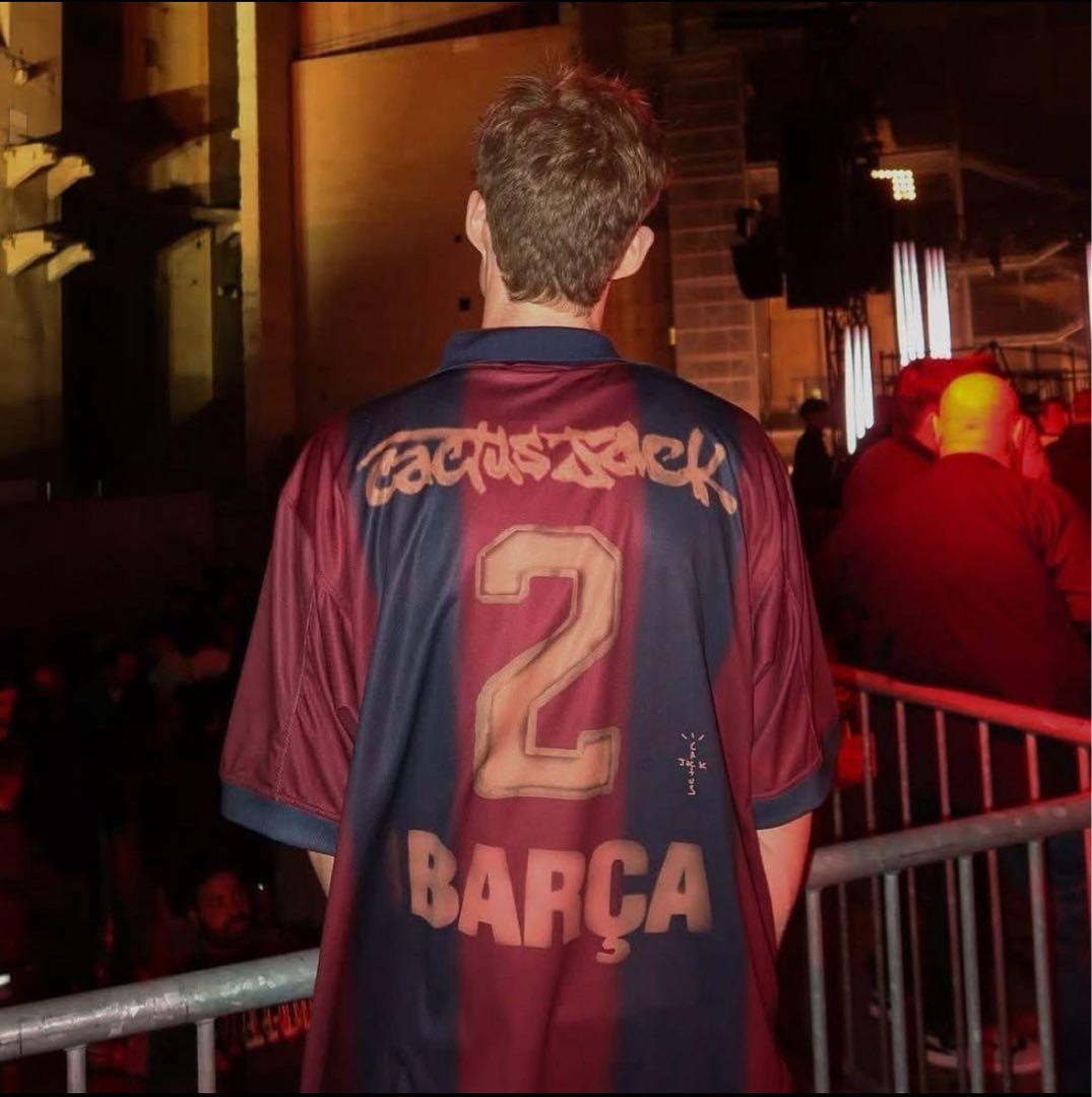 ウェア CJ X NIKE X FC BARCELONA RETRO 2000/01 L