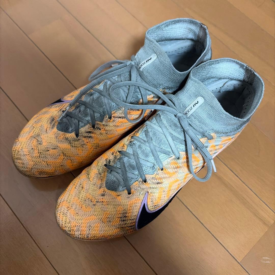 Nike マーキュリアル　スパイク オレンジ