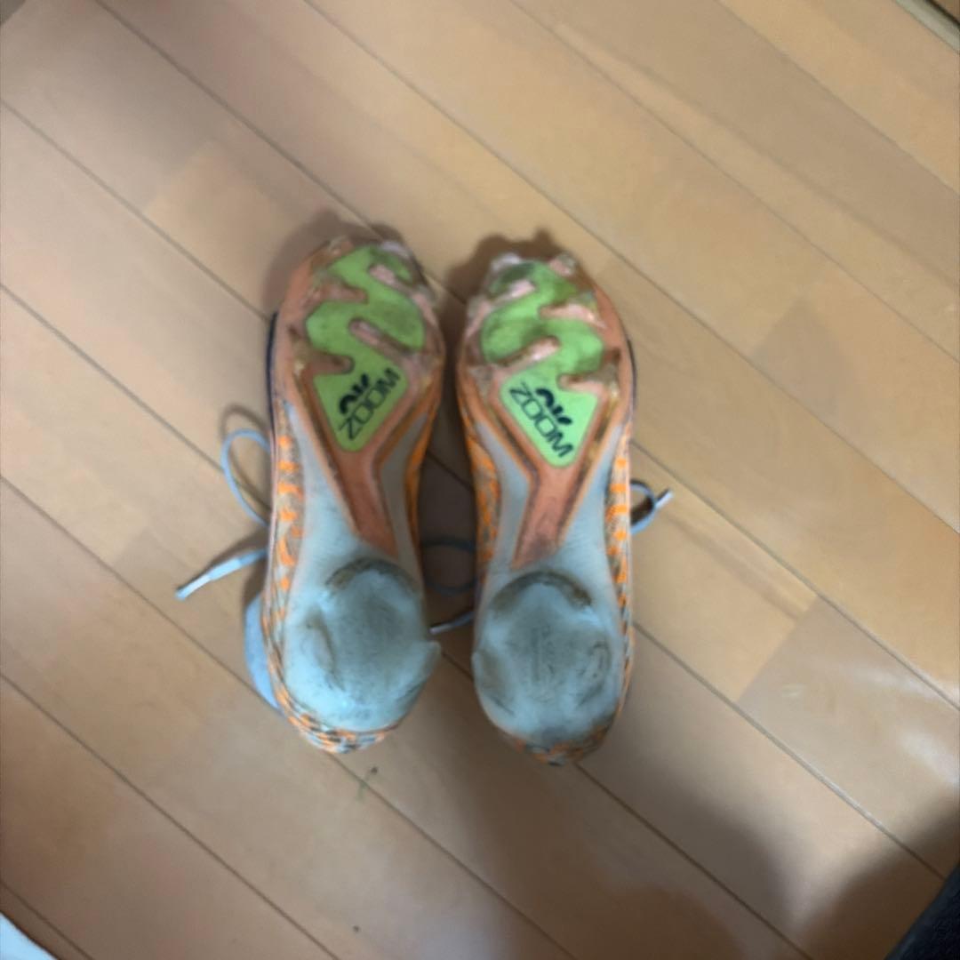 Nike マーキュリアル　スパイク オレンジ