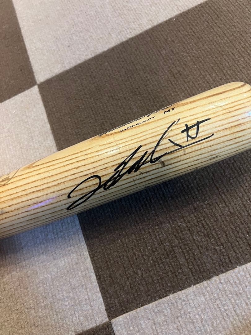 オリックス　T-岡田選手　実使用バット　サイン入り　NPB