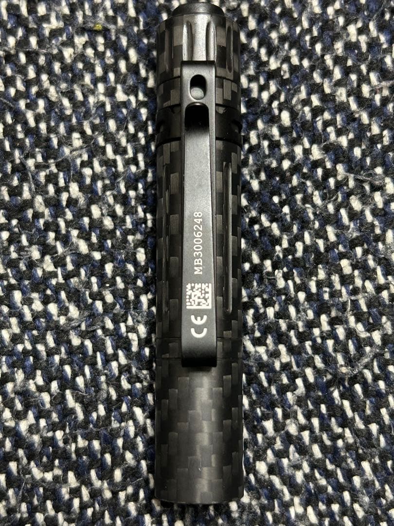 OLIGHT (オーライト) i3T EOS : カーボンファイバー