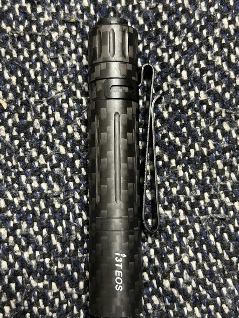 OLIGHT (オーライト) i3T EOS : カーボンファイバー