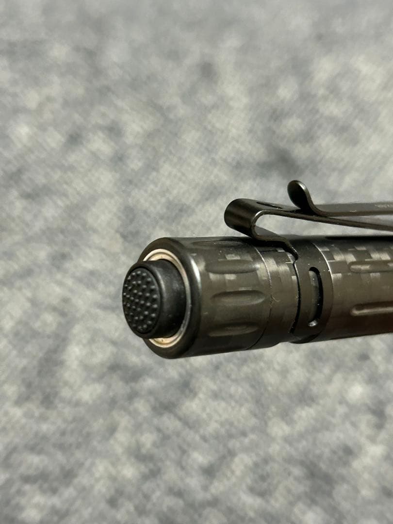 OLIGHT (オーライト) i3T EOS : カーボンファイバー