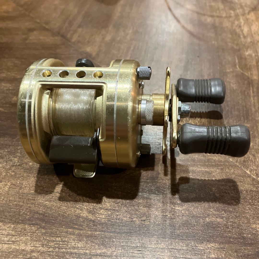 Shimano CALCUTTA リール ゴールド