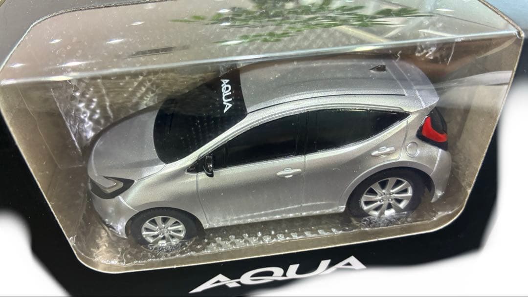 TOYOTA アクア　プルバックカー　非売品　【今日ネコポス発送】追跡、保障つき