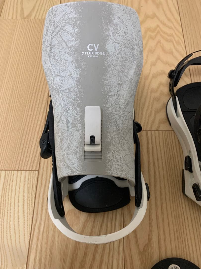 FLUX CV Mサイズ 22-23 スノーボードビンディング ホワイト