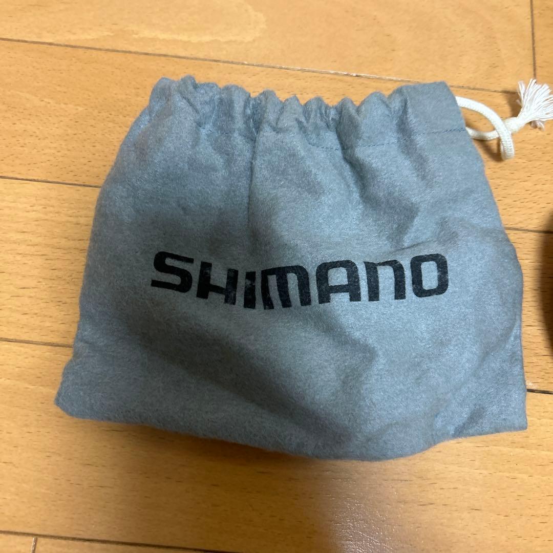 SHIMANO ベイトリール 収納袋付き