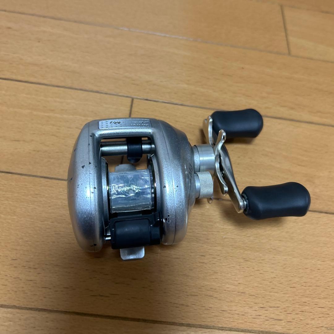 SHIMANO ベイトリール 収納袋付き