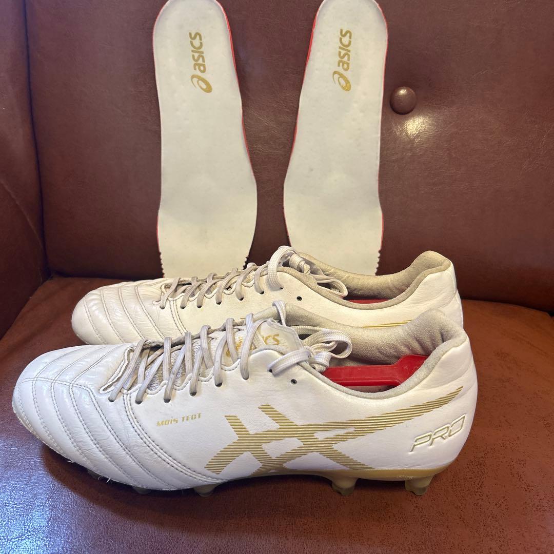 ASICS PRO 2サッカーシューズ ホワイト/ゴールド