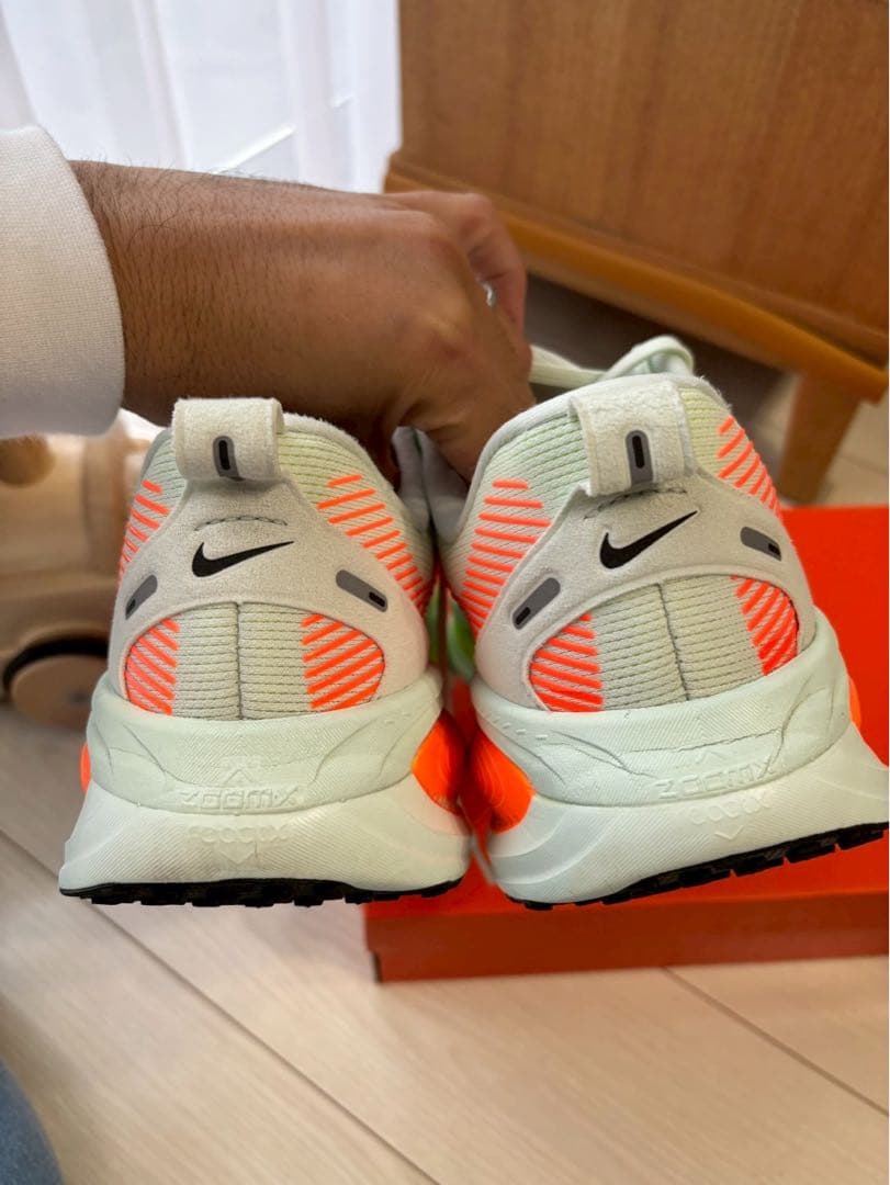 中古 NIKE VOMERO 18 27cm ナイキ ボメロ18