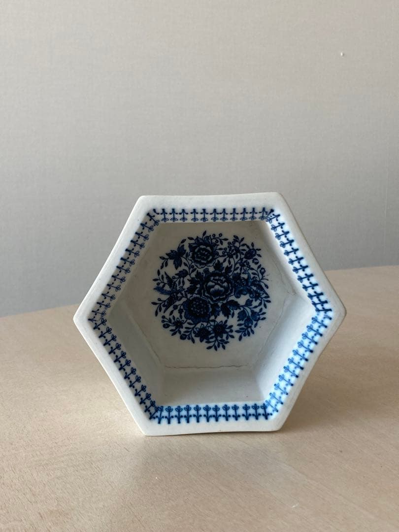 Rut Bryk; HEXAGON/ ルート・ブリュック ヘキサゴン
