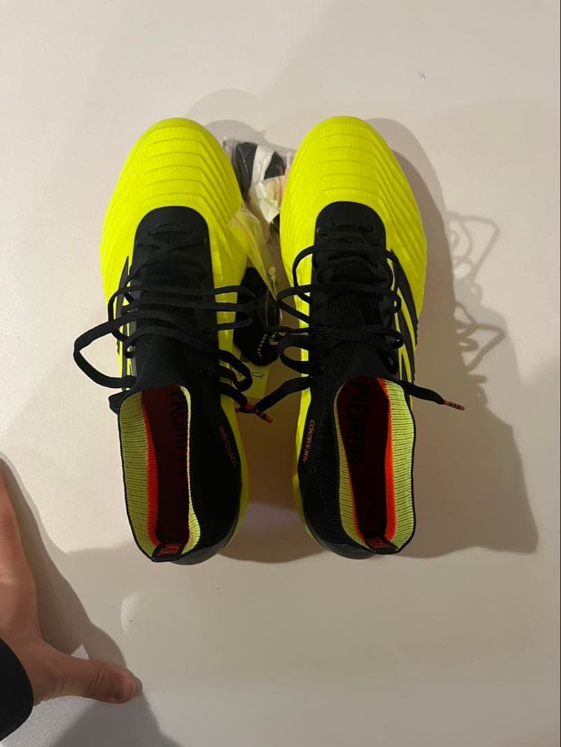 adidas プレデター 18.1 SG サッカーシューズ