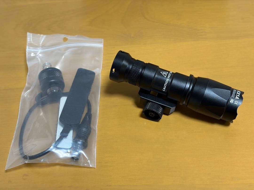 Surefire M300C フラッシュライト レプリカ M-Lok マウント