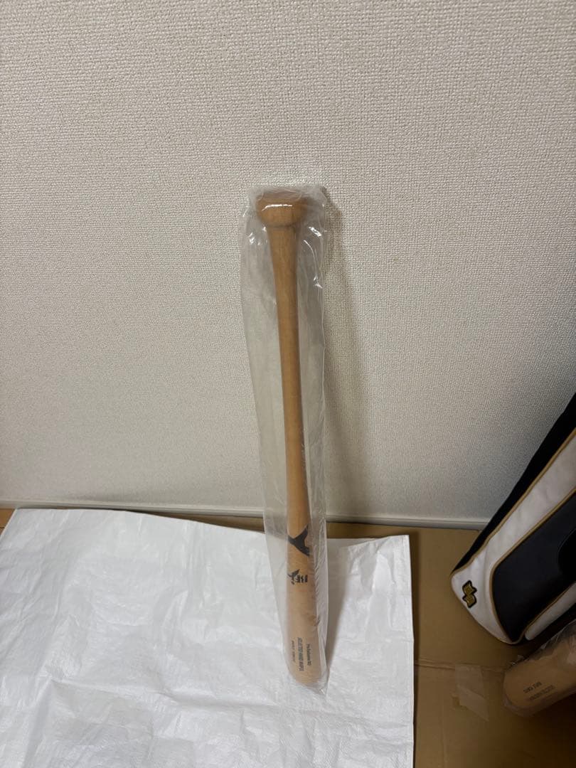 ヤナセ　硬式木製バット 84センチ　870g