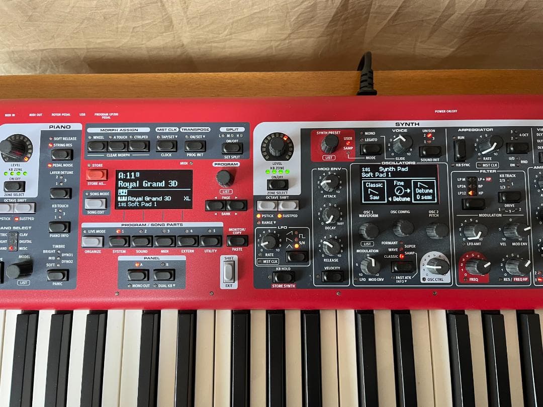 Nord Stage 3 88keys（純正3本ペダル付き）
