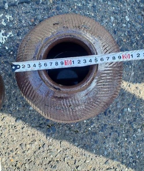 ②アンティーク陶器 甕(かめ) 植木 醤油甕 壺型 表面線あり