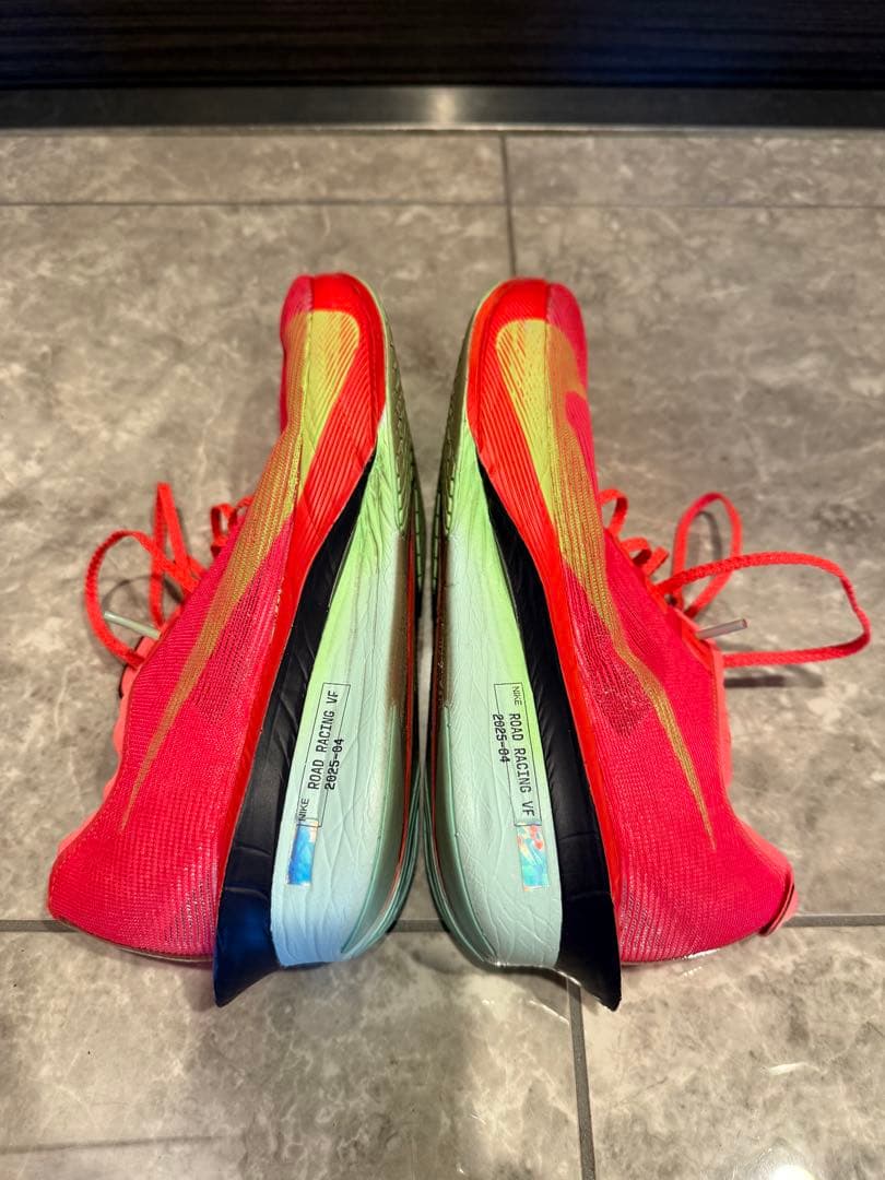 NIKE ヴェイパーフライ4 26cm