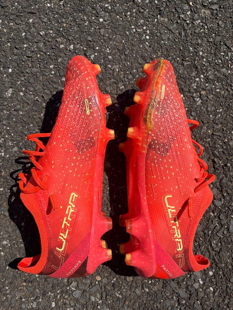Puma Ultra レッド サッカーシューズ