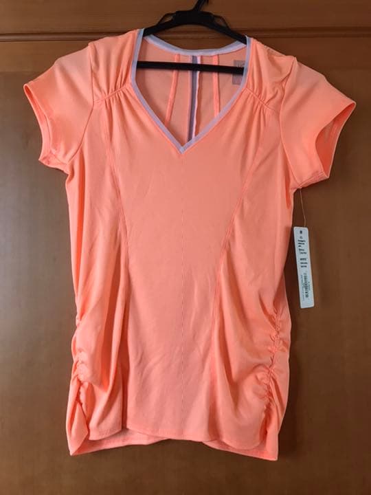 ラッキーインラブ　テニスウェア　オレンジ色トップス　US-Sサイズ　新品