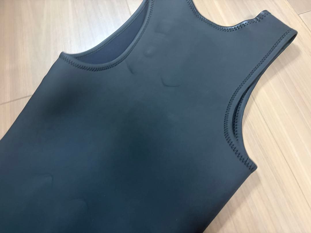 ★送料無料・美品★お洒落　BWETタッパ　ウエットスーツ　サーフィン