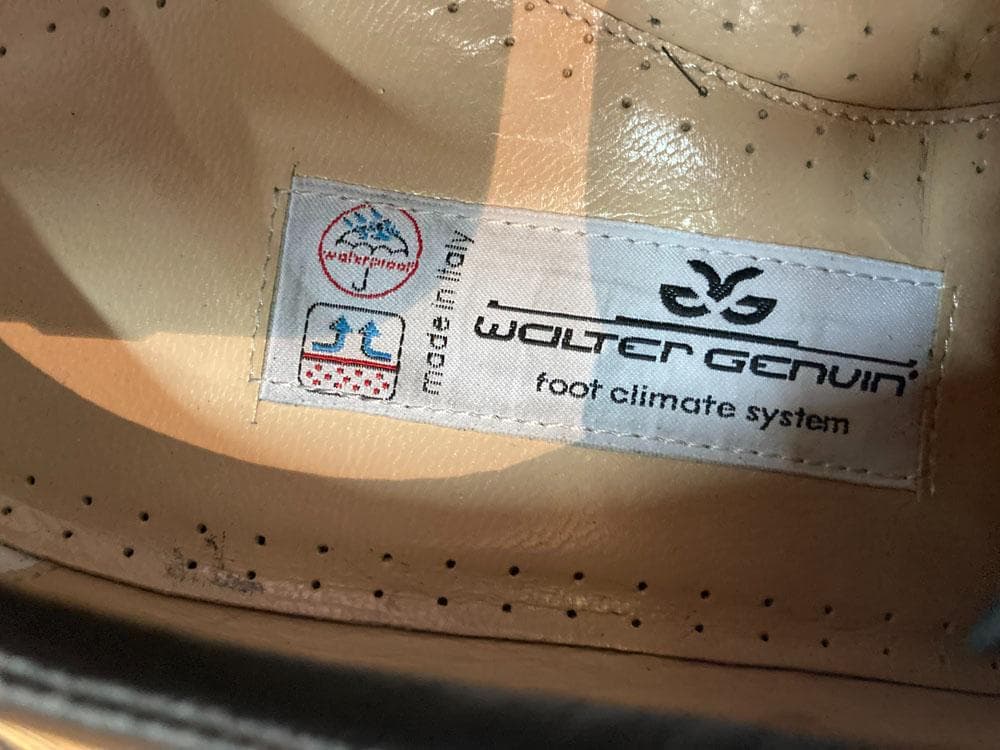 未使用に近いウォルター・ジェヌイン（Walter Genuin）ゴルフシューズ