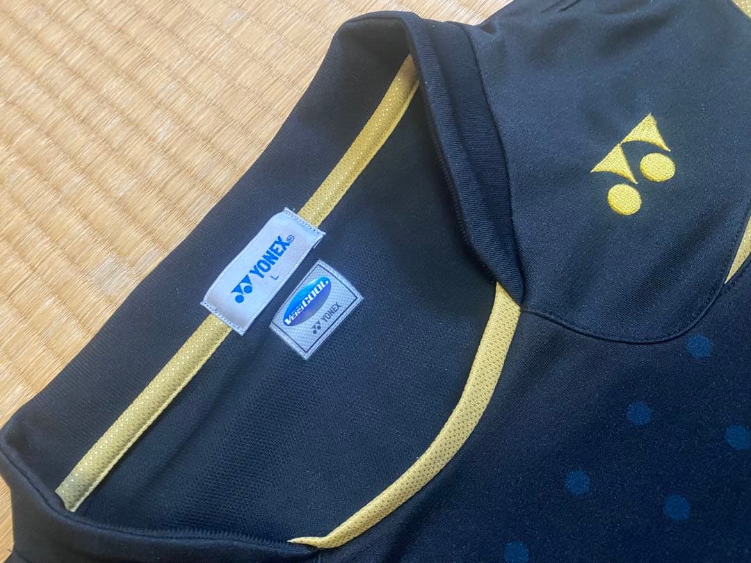 YONEX バドミントンシャツ ブラック/ゴールド