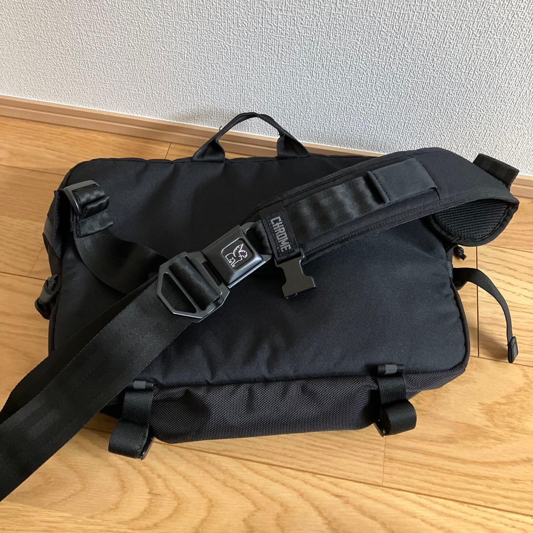CHROME kadet Max ブラック メッセンジャーバッグ