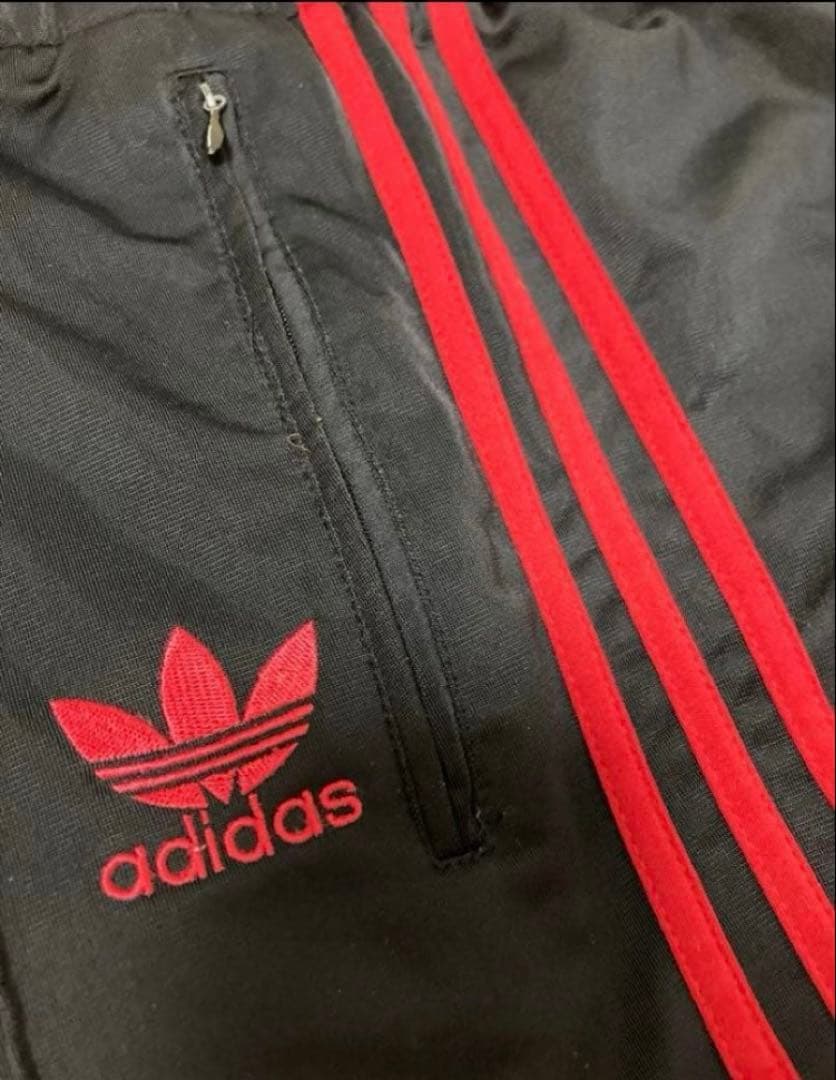 ビンテージ adidas 万国旗タグ ワイドパンツ 極太黒赤ライン ジャージ