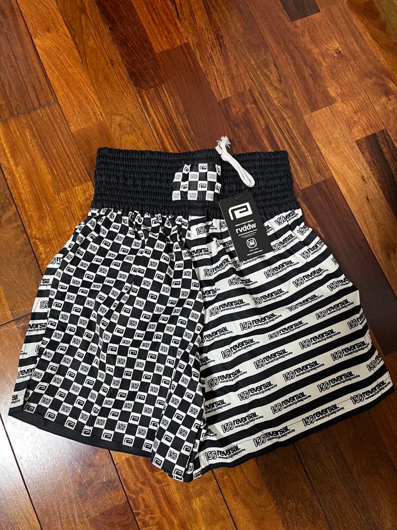 reversal キックボクシングショーツ