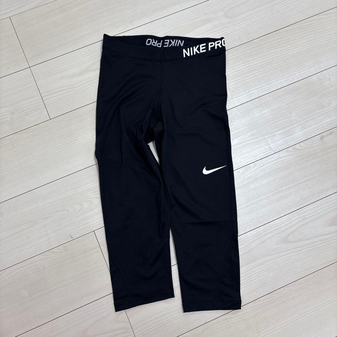 Nike タンクトップとショートパンツセット