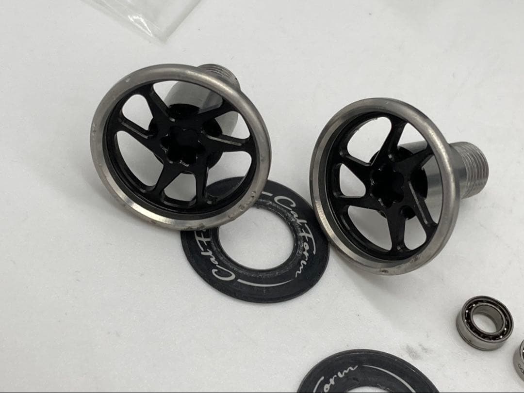 バリアル カルフォームホイール シマノ センターナット付き ブラック DRT