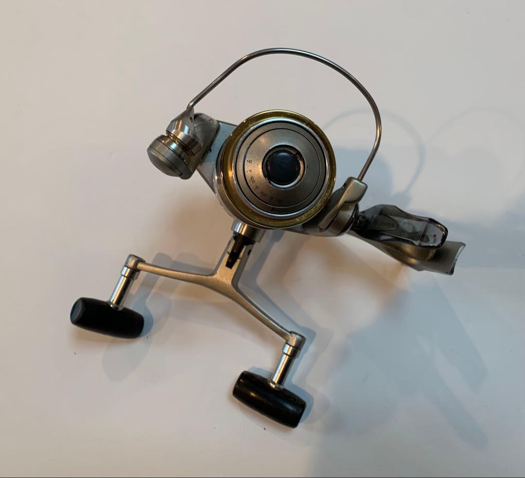 BBX TECHNIUM 3000 スピニングリール　美品