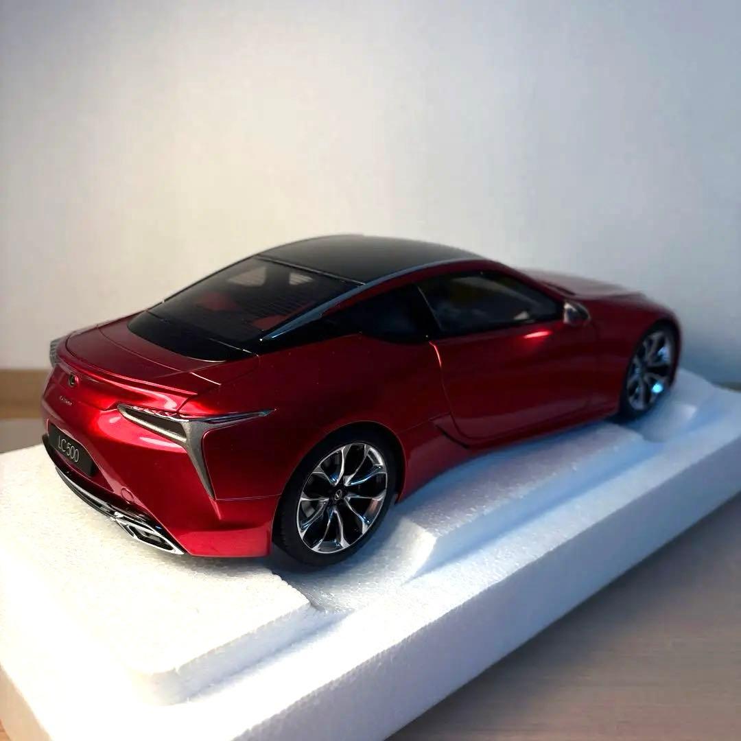 オートアート　レクサス　LC500 ミニカー 1/18 スケール　レッド
