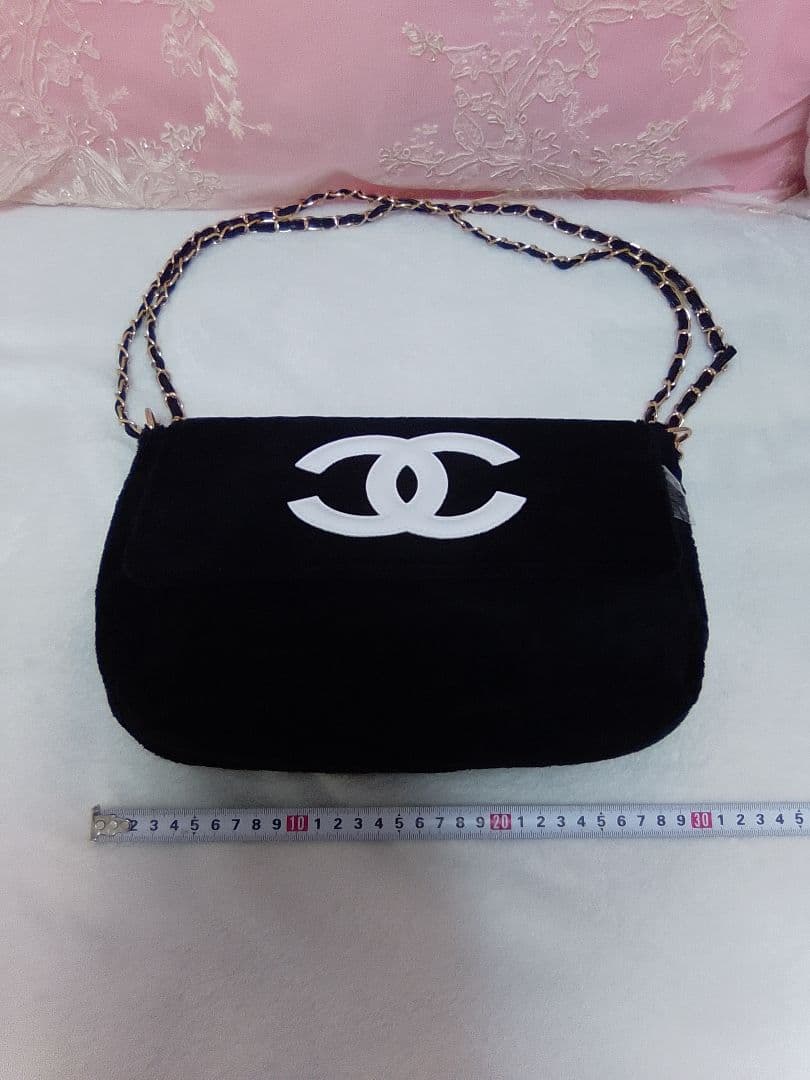 CHANEL ノベルティブラック スエード風 ショルダーバッグ ホワイトロゴ入り