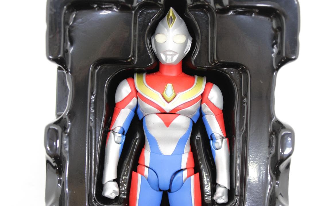 真骨彫製法 ウルトラマンダイナ フラッシュタイプ 30-EY1120-05