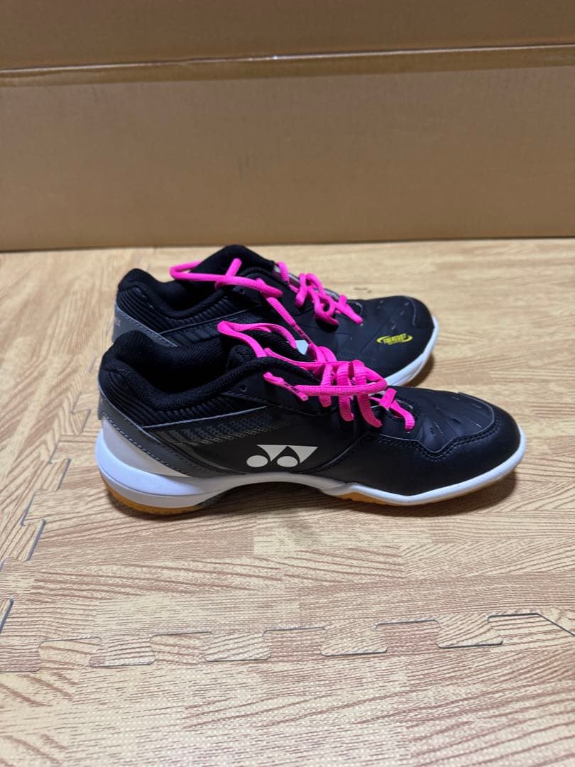 YONEX パワークッション65Z バドミントンシューズ　24.0センチ