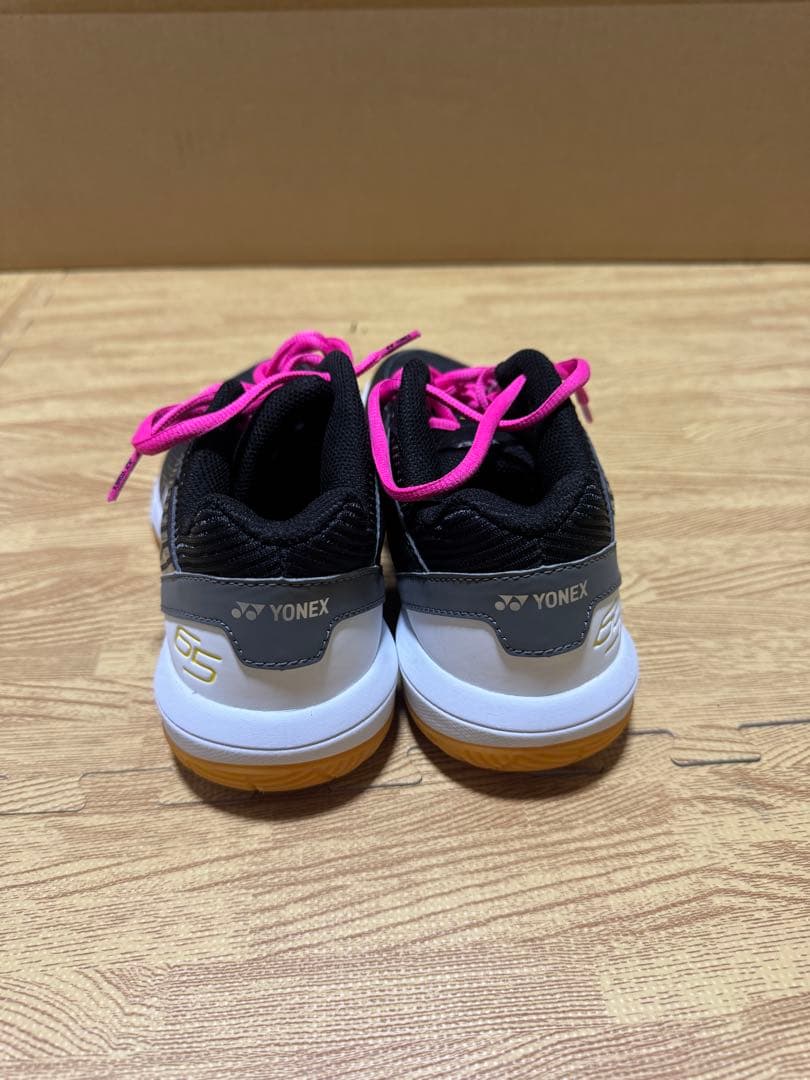 YONEX パワークッション65Z バドミントンシューズ　24.0センチ