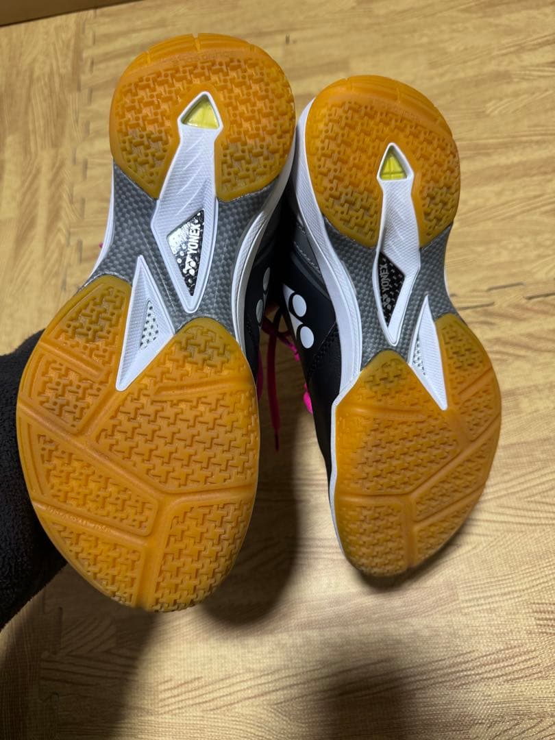 YONEX パワークッション65Z バドミントンシューズ　24.0センチ