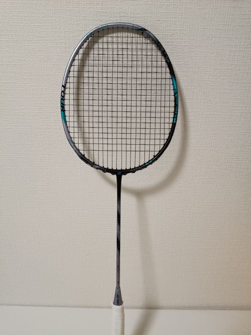 【ほぼ新品】YONEX　ASTROX 88D TOUR
