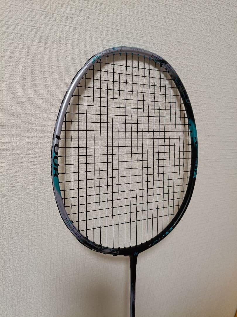 【ほぼ新品】YONEX　ASTROX 88D TOUR