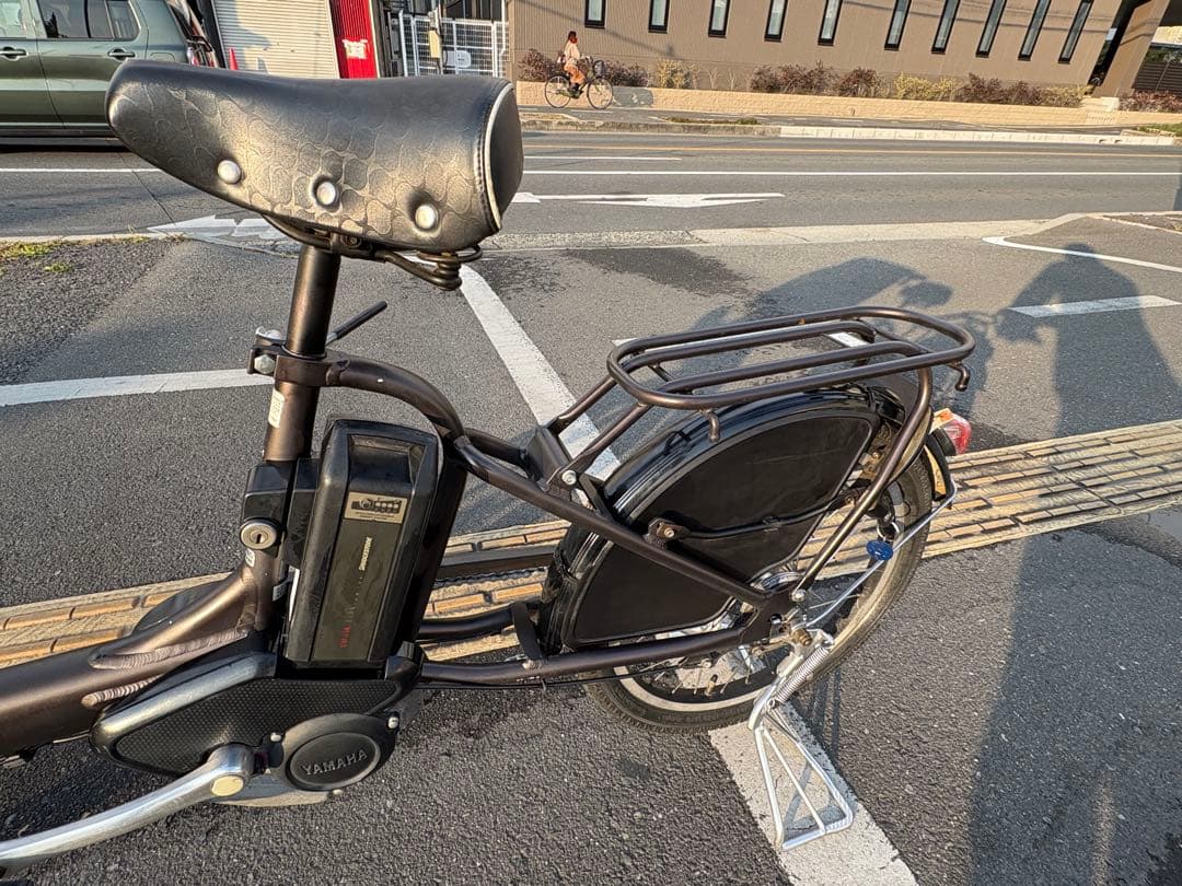 中古20㌅ブリヂストン電動アシスト自転車　12.8Ah 大阪　021番